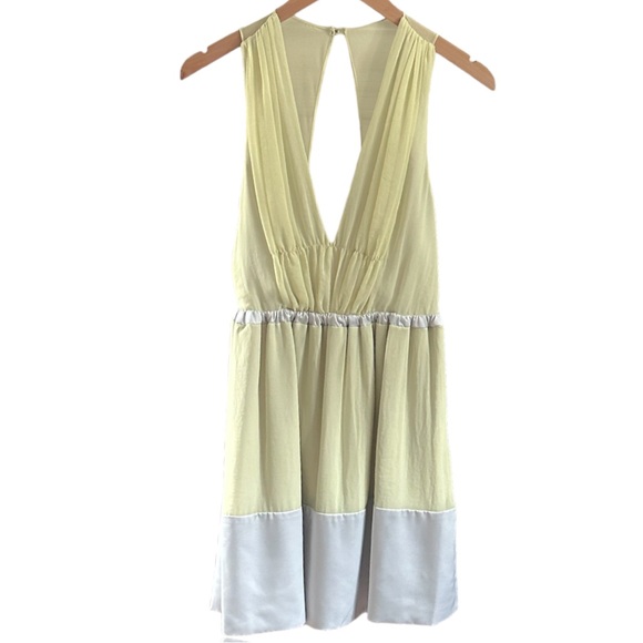 BCBGeneration Shirred Lemongrass Halter Plunge Neckline Mini Dress, size 6 - Picture 2 of 7